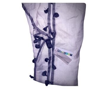 Vivante white and black scarf